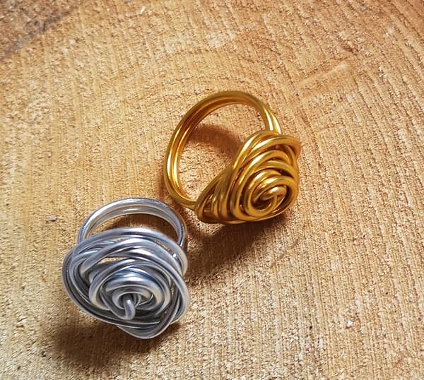 Kukallinen metallilanka kulta 2mm 5m