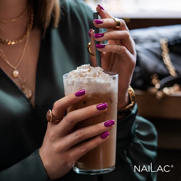 #Queen NaiLac Hybrid Nagellack 7 ml
