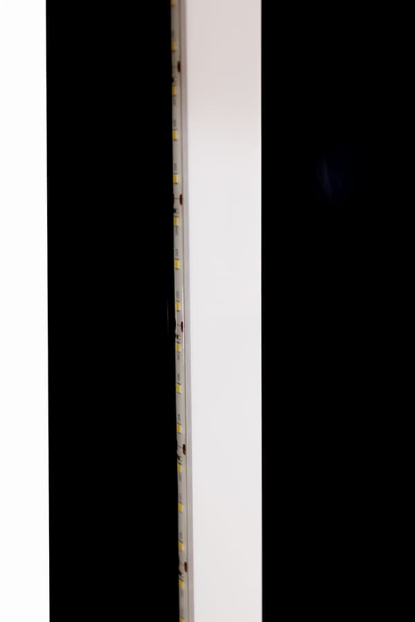 LED-belyst spegel Luna semi-oval 50x90