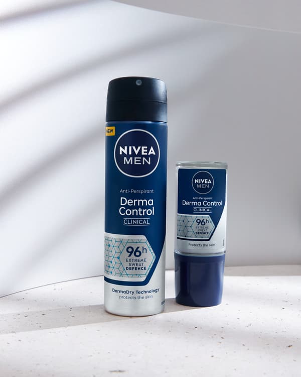 357768 NIVEA Derma Dry Control Herr Antiperspirant roll-on 50 ml