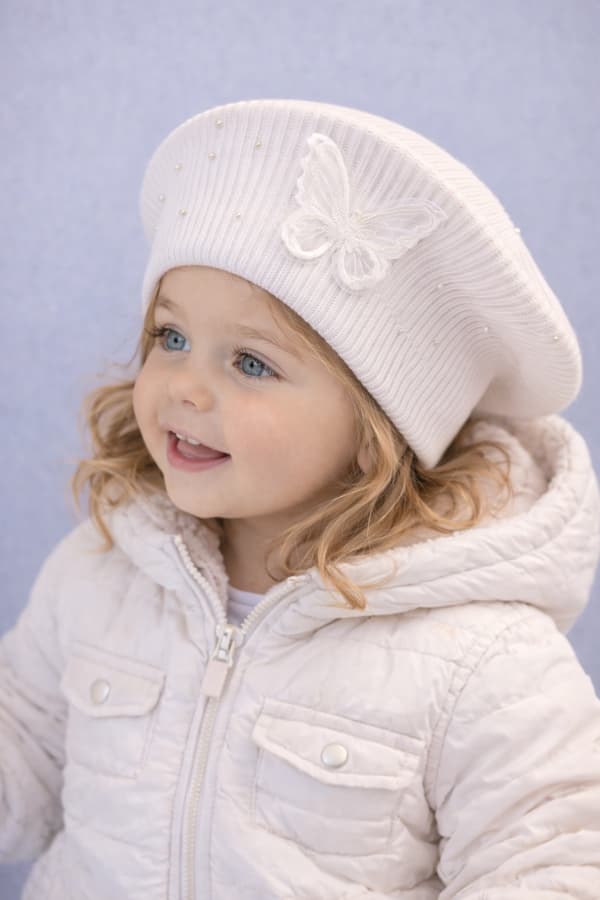 Flickbasker 46-50 hatt fjärilspärlor elegant VÅRVIT
