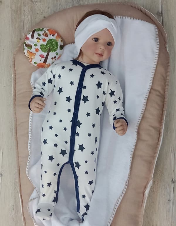 Børneheldragt med knapper 98 Børnepyjamas med stjerner