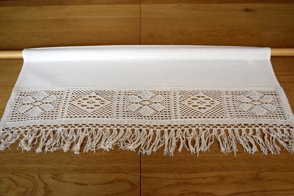 Beige gardin 30/70 virkad bomull