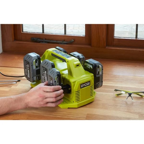 207203 RYOBI Lader 18V / 6 porte