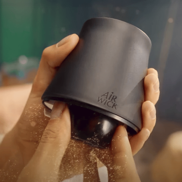 018758 Air Wick Aromatisk Dimma refill Blå Eukalyptus & Cederträd