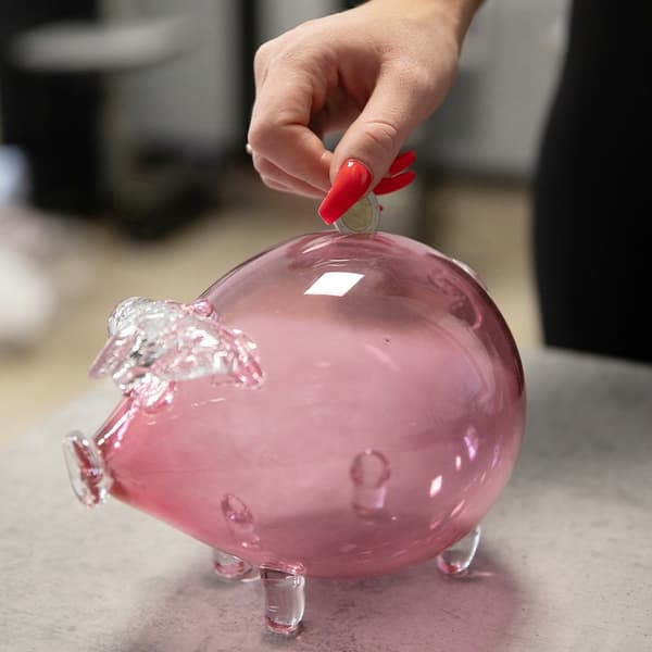 Stor rosa glasspargris för en flicka, present till bröllop