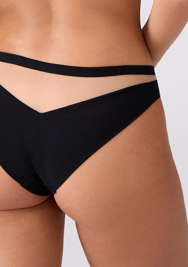 Dame trusser i kombination af elastisk tyl og strik - Desire M SORT/HUDFARVE