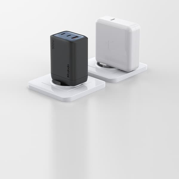 MCDODO VÆGOPLADDER STRØMFORSYNING CUBE 3X USB-C PD USB 100W SORT