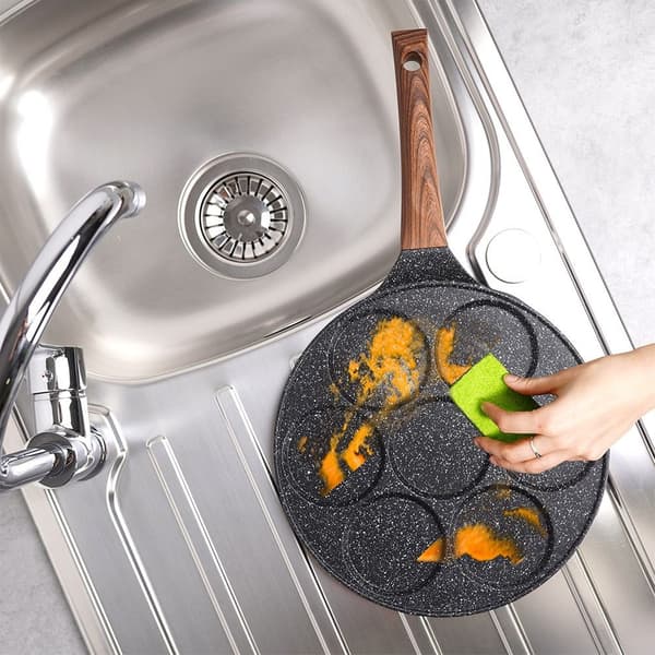 Äggpanna granit 7 hål BLACK&WOOD 26 cm