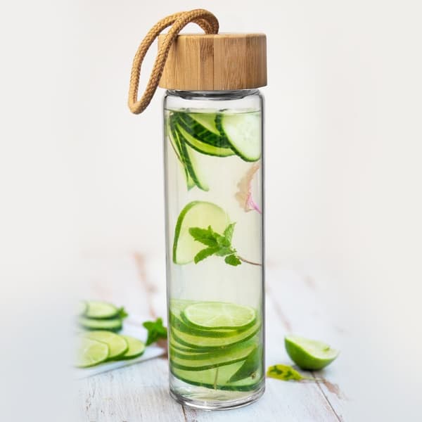 Lasinen vesipullo siivilällä 450 ml