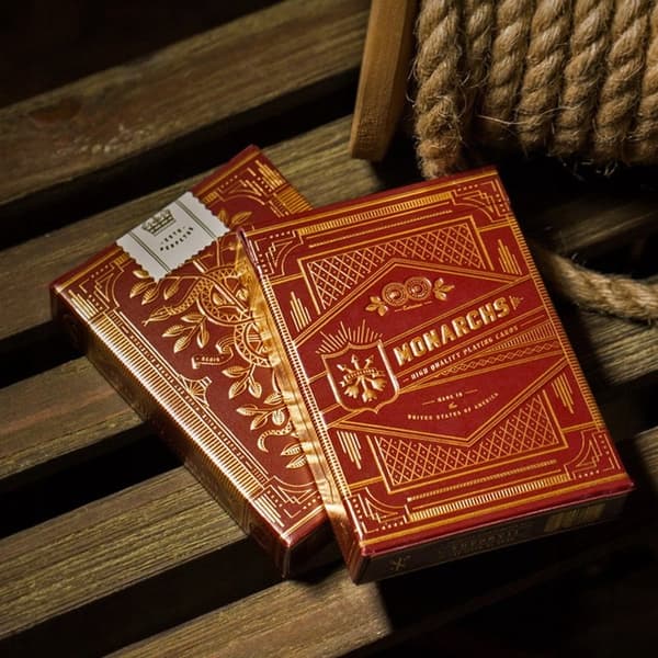 BICYCLE MONARCHS DECK RED 1 DECK Spelkort i en trälåda