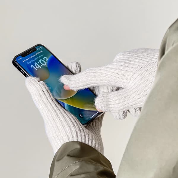 Flätade telefonhandskar med fingerutskärningar - beige