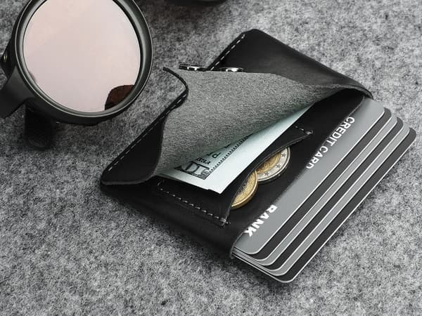 HOBBY plånbok i Nomad-läder, svart