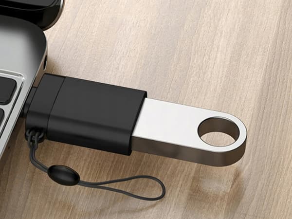 USB-C-sovitin (2000) GAB_A
