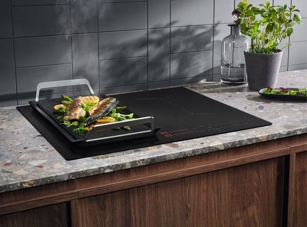 Electrolux EIS62453IZ induktionshäll 60 cm, 4 värmezoner