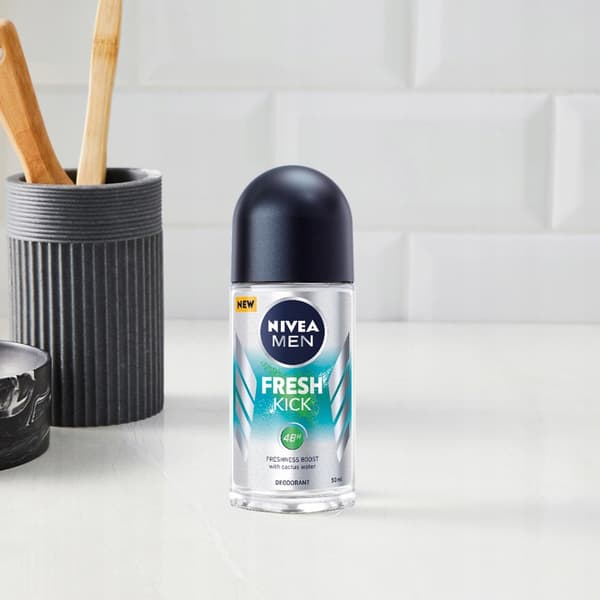 078731 NIVEA Fresh Kick antiperspirant roll-on 50 ml
