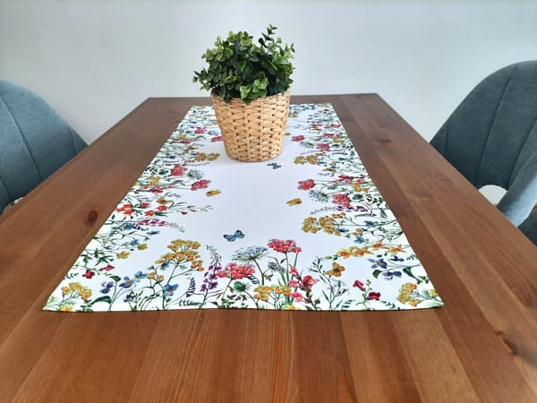 BORDLØBER Hvid med farverige blomster Rektangulær 40x85 dug til sofabordskommode
