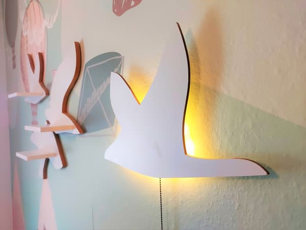 Paristokäyttöinen LED-lintuyölamppu