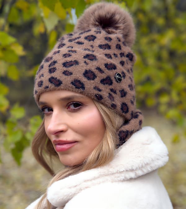 Varm vintermössa för kvinnor med POMPOM-mössa, MODIG, leopardmönster, Polskt tryck