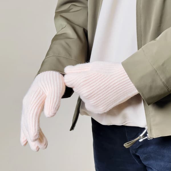 Flätade telefonhandskar med fingerutskärningar - rosa