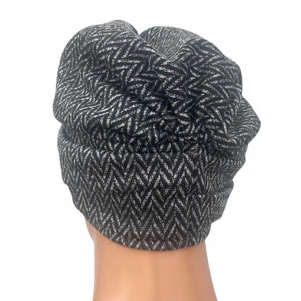 Elegant Blanca damhatt med turban och fiskbensfoder