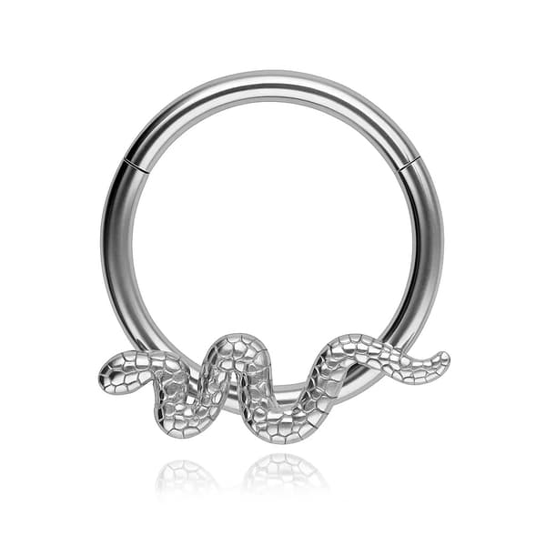 Silverfärgad ormörhänge med klickring - K-039 1.2/8