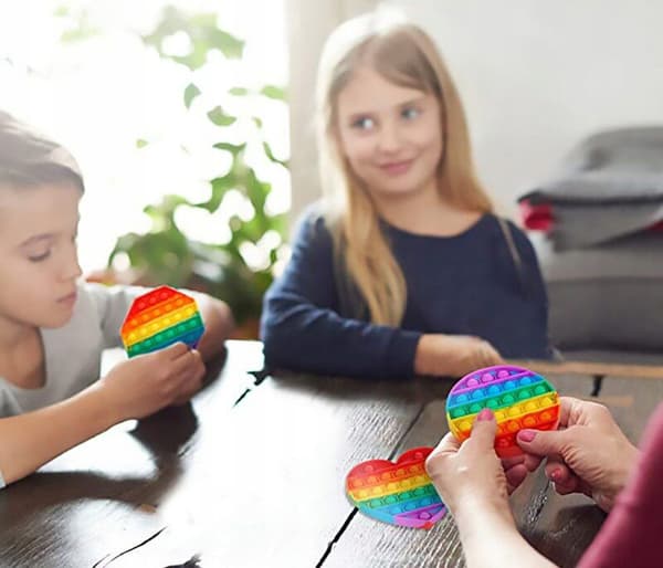 SENSORISK LEKSAK ÅTTKANTIG REGNBÅGE