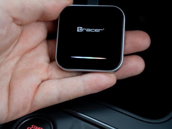TRACER CarLink PRO trådløs adapter til CarPlay og Android Auto sort og sølv
