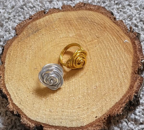 Kukallinen metallilanka kulta 2mm 5m
