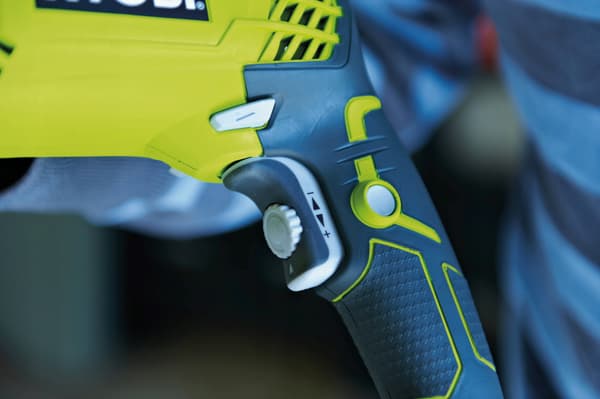 126764 RYOBI slagboremaskine 1010W