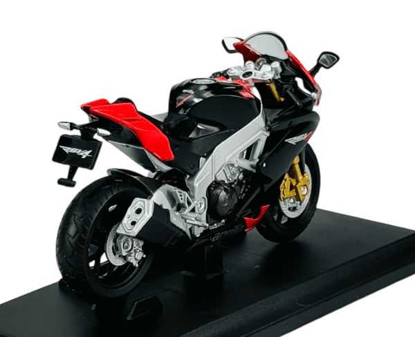 Aprilia RSV 4 tehdas 1:18 12833