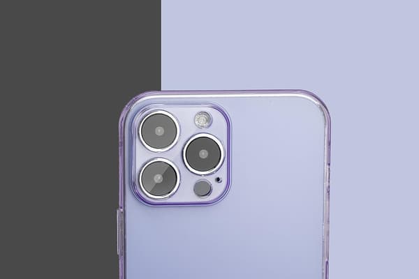 STARK PLAST TRANSPARENT SKAL TILL IPHONE 13