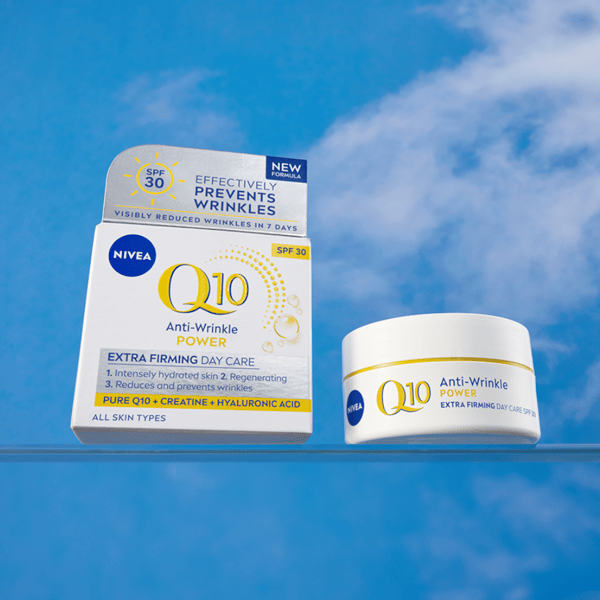 NIVEA Q10 POWER Antirynke og straffende dagcreme SPF 15 50 ml