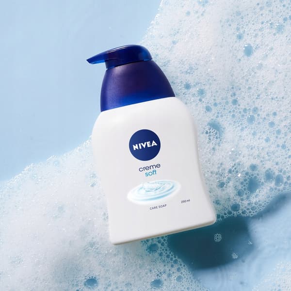 222813 NIVEA Creme Soft Flytande krämsåpa 250 ml
