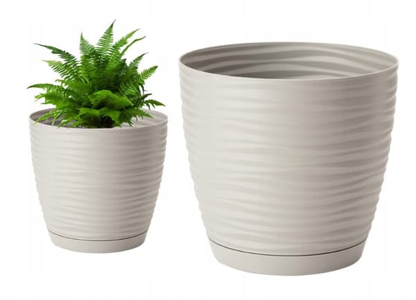 Lysegrå plastik urtepotte med underkop 16,7x15,4 cm Sahara