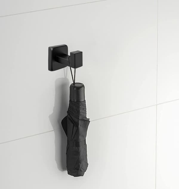 Salus-parvihenkari musta