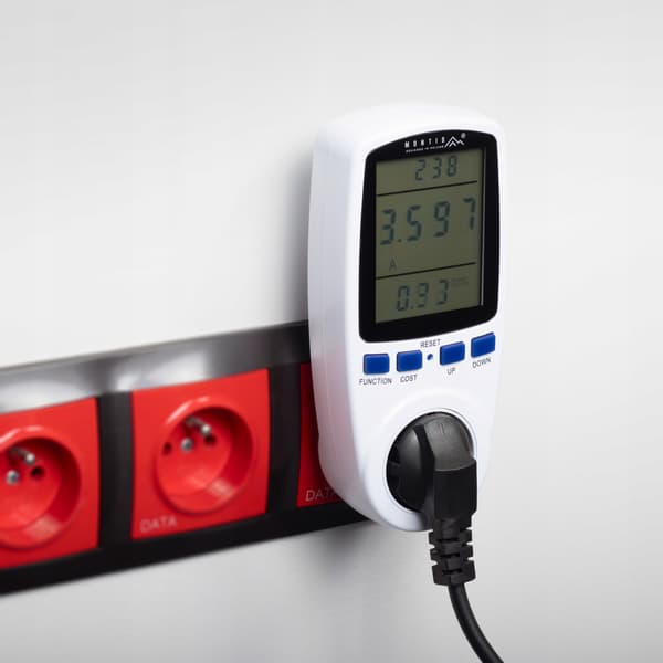 Montis 16 A 3680 W wattimittari