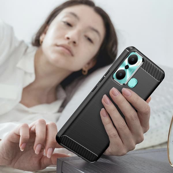 Carbon Case etui til Infinix Hot 20 Play fleksibelt silikone carbon etui sort