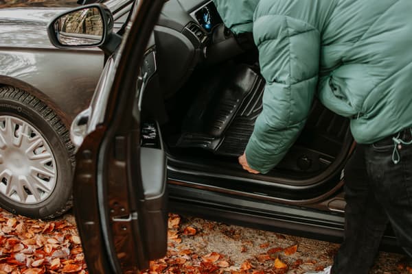Gummibilmåtter 3D til: BMW 3 E90 (sedan, 2004-2011) - rant 5cm