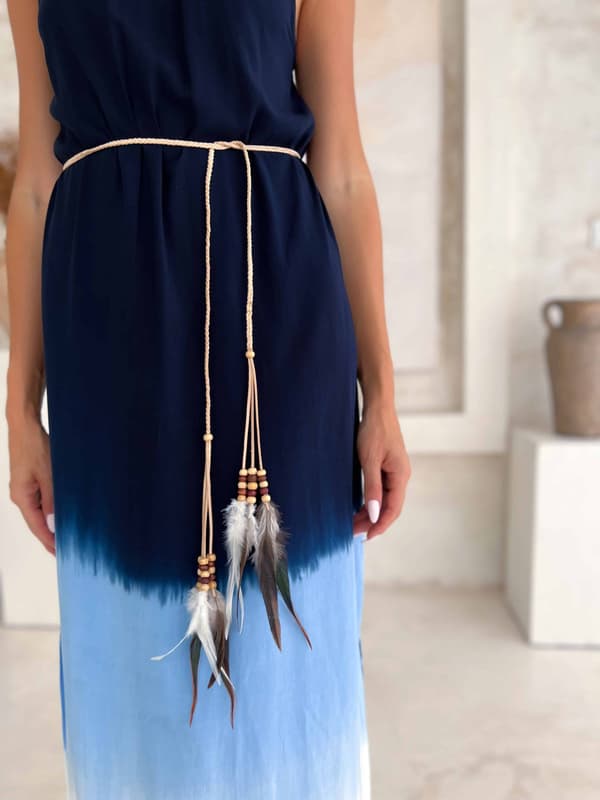 Flätad boho-bälte med fjädrar