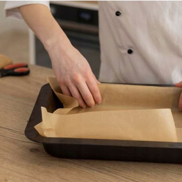 Bagepapir Catering 50m x 38 brunt til våde kager 134086
