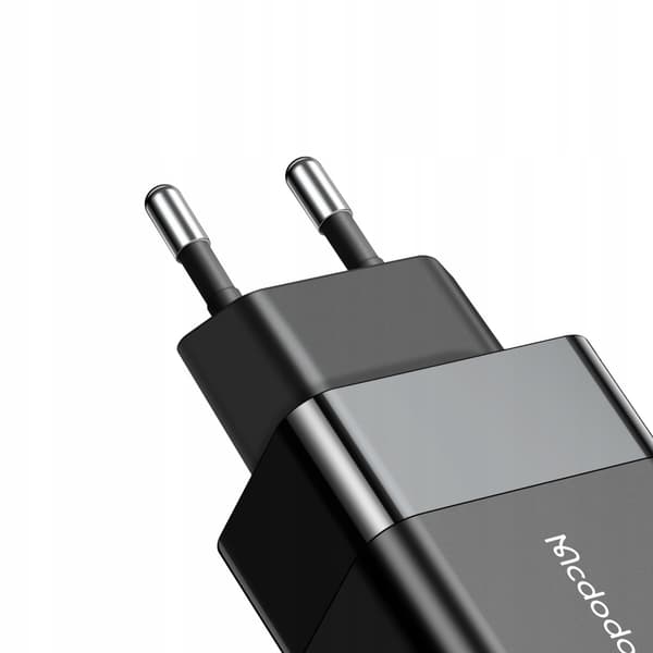 MCDODO SNABB VÄGGLADDARE FÖR IPHONE USB TYP C 2X USB USB-C PD 20W