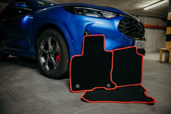 Velourmåtter med rød kant til: Mitsubishi Eclipse Cross SUV (2017-)