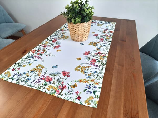BORDLØBER Hvid med farverige blomster Rektangulær 40x85 dug til sofabordskommode