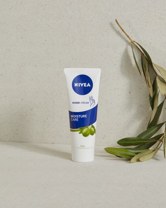065366 NIVEA Kosteudenhoito käsivoide 75 ml