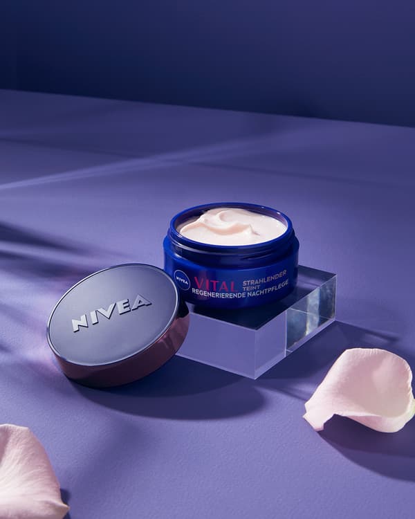 NIVEA VITAL STRÅLANDE HUD natkräm 50 ml