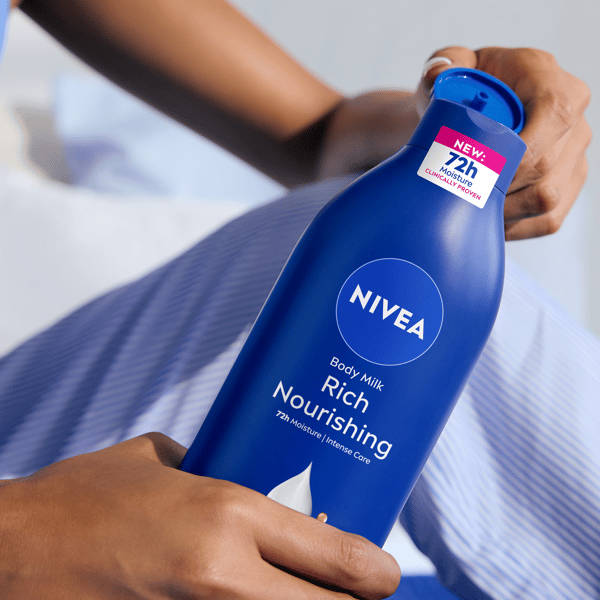 047584 NIVEA Ravitseva Kehonmaito 400 ml