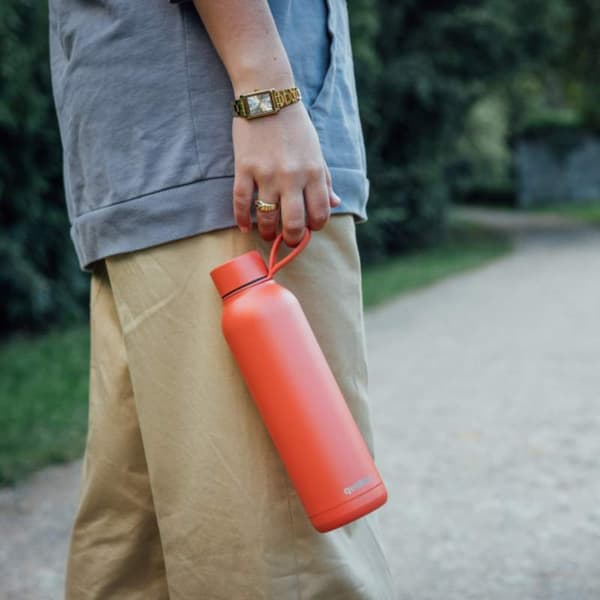 Quokka Solid med rem - 630 ml termokande i rustfrit stål med rem (orange)