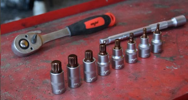 MJW 1/2" SPLINE M5 -hylsy
