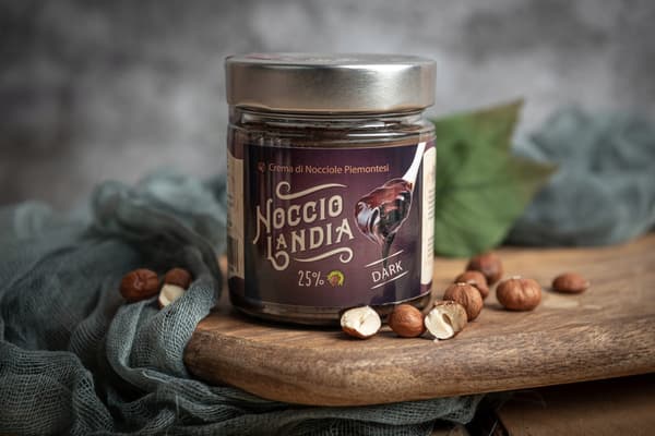 Mörk chokladkräm hasselnötter 25%